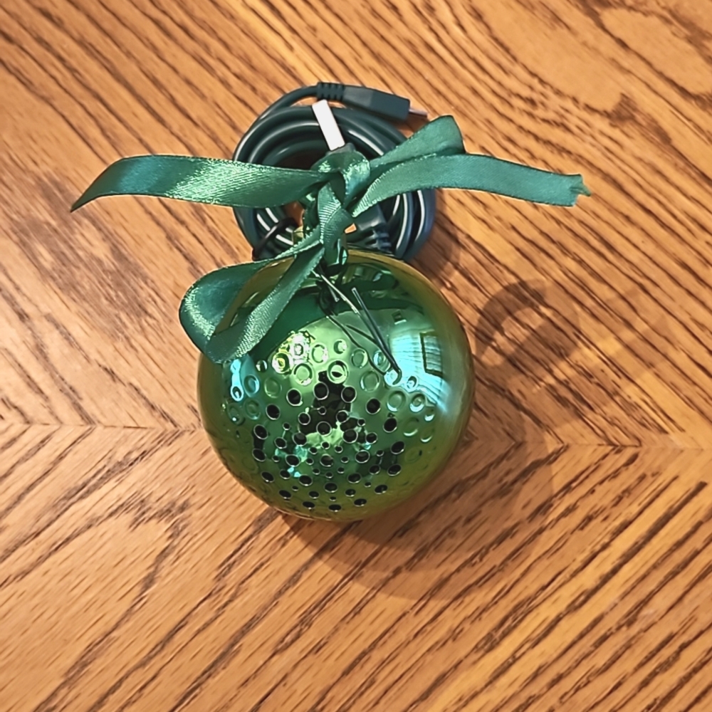 The Jingle Ball Bluetooth Wireless Speaker Ordament New